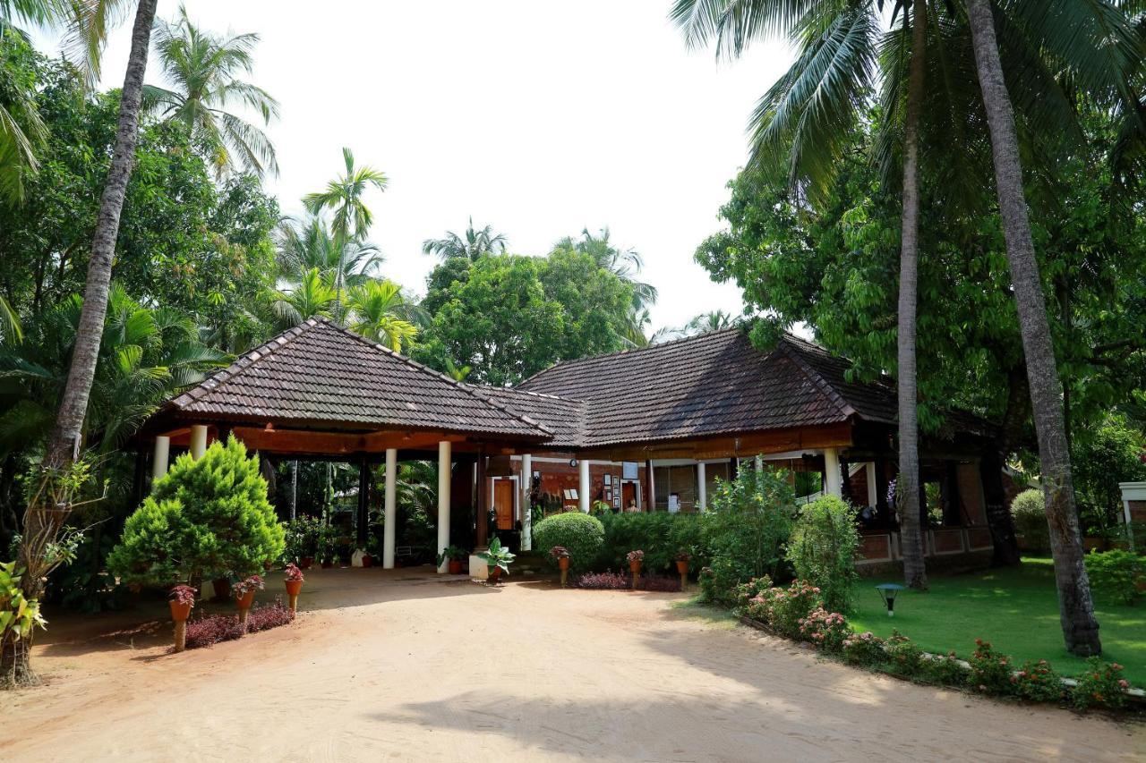 The Nattika Beach Resort Thrissur Extérieur photo